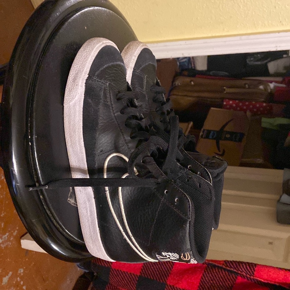 NIKE Black youth Mid 77’ Blazer